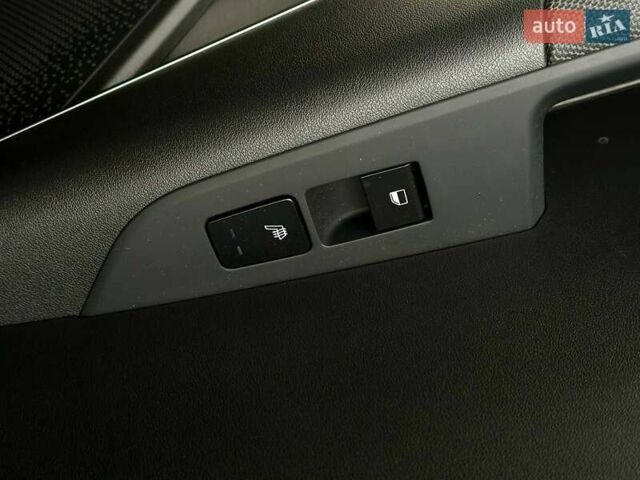 Серый Киа Niro, объемом двигателя 0 л и пробегом 8 тыс. км за 24900 $, фото 9 на Automoto.ua