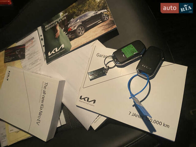 Серый Киа Niro, объемом двигателя 0 л и пробегом 122 тыс. км за 24500 $, фото 32 на Automoto.ua