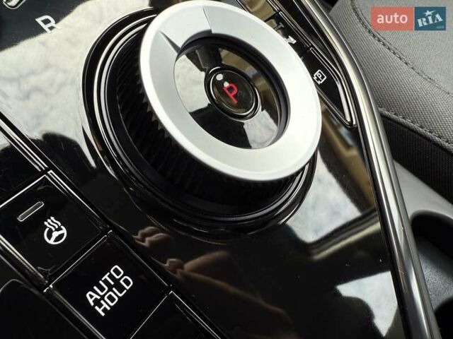 Сірий Кіа Niro, об'ємом двигуна 0 л та пробігом 42 тис. км за 25950 $, фото 110 на Automoto.ua