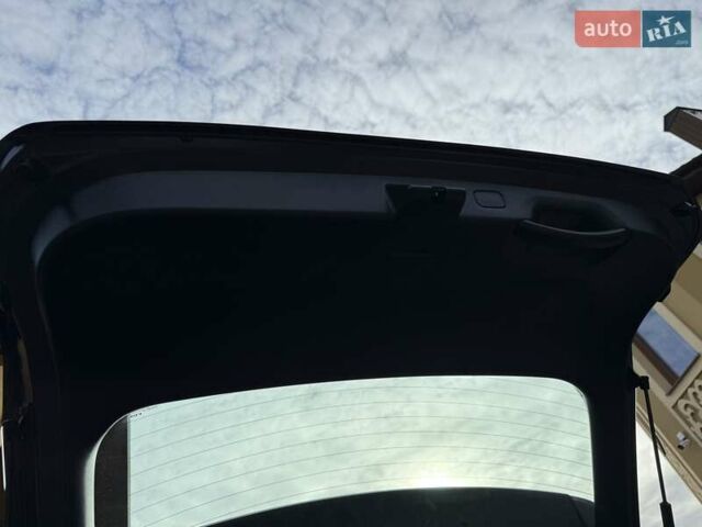 Сірий Кіа Niro, об'ємом двигуна 0 л та пробігом 42 тис. км за 25950 $, фото 144 на Automoto.ua