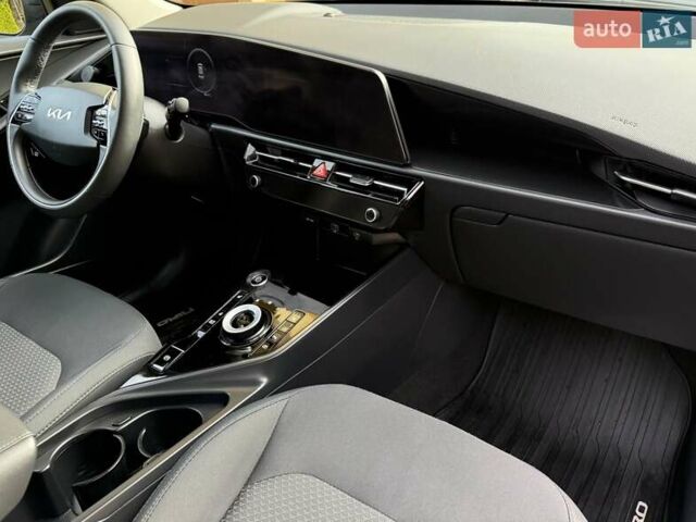 Сірий Кіа Niro, об'ємом двигуна 0 л та пробігом 42 тис. км за 25950 $, фото 168 на Automoto.ua