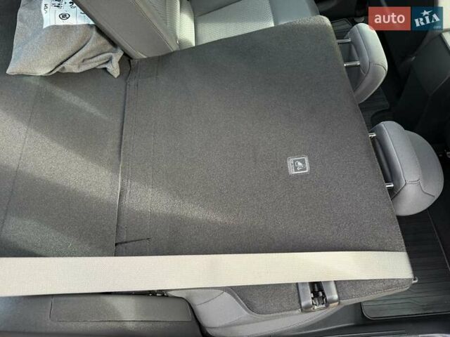 Сірий Кіа Niro, об'ємом двигуна 0 л та пробігом 42 тис. км за 25950 $, фото 158 на Automoto.ua