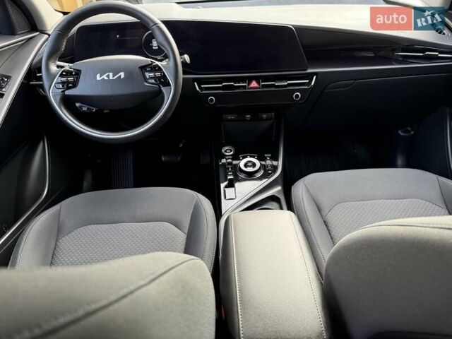Сірий Кіа Niro, об'ємом двигуна 0 л та пробігом 42 тис. км за 25950 $, фото 135 на Automoto.ua