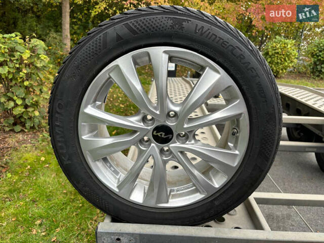 Сірий Кіа Niro, об'ємом двигуна 0 л та пробігом 40 тис. км за 26950 $, фото 18 на Automoto.ua