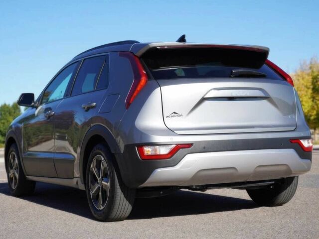 Сірий Кіа Niro, об'ємом двигуна 1.6 л та пробігом 18 тис. км за 6900 $, фото 3 на Automoto.ua