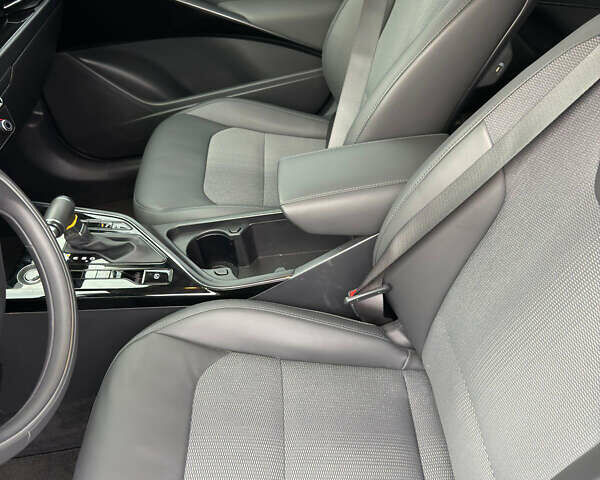 Сірий Кіа Niro, об'ємом двигуна 1.58 л та пробігом 7 тис. км за 22500 $, фото 16 на Automoto.ua