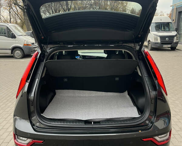 Серый Киа Niro, объемом двигателя 0 л и пробегом 43 тыс. км за 26700 $, фото 42 на Automoto.ua