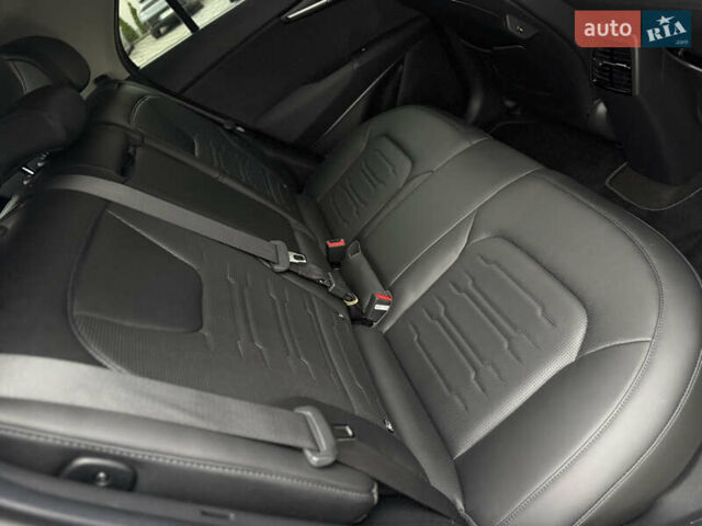 Серый Киа Niro, объемом двигателя 0 л и пробегом 54 тыс. км за 26700 $, фото 93 на Automoto.ua