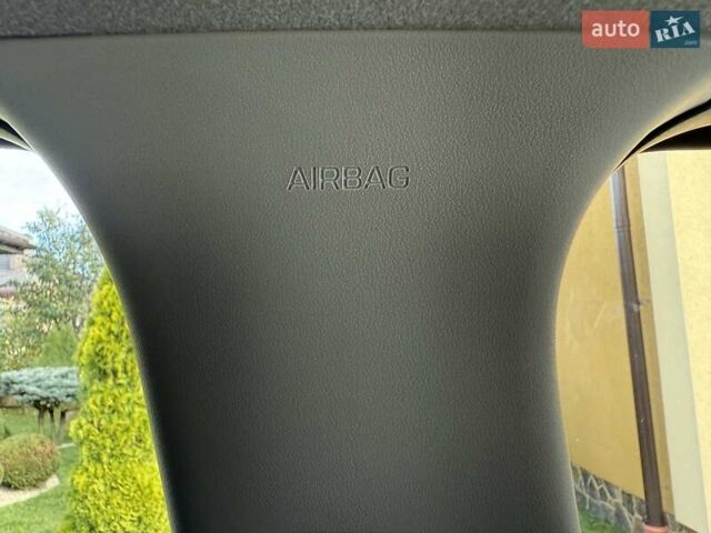 Сірий Кіа Niro, об'ємом двигуна 0 л та пробігом 42 тис. км за 25950 $, фото 119 на Automoto.ua