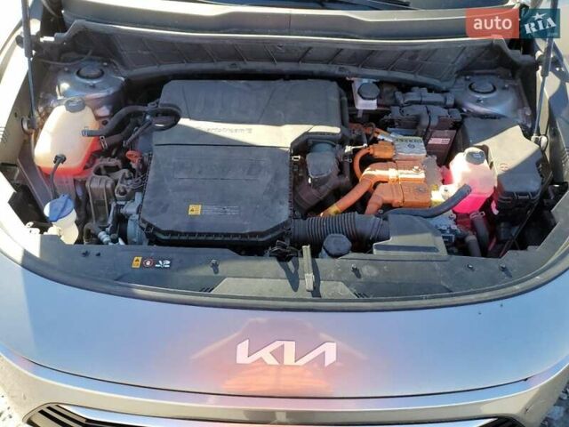Сірий Кіа Niro, об'ємом двигуна 1.58 л та пробігом 44 тис. км за 6300 $, фото 11 на Automoto.ua