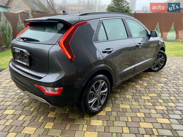 Серый Киа Niro, объемом двигателя 0 л и пробегом 122 тыс. км за 24500 $, фото 1 на Automoto.ua