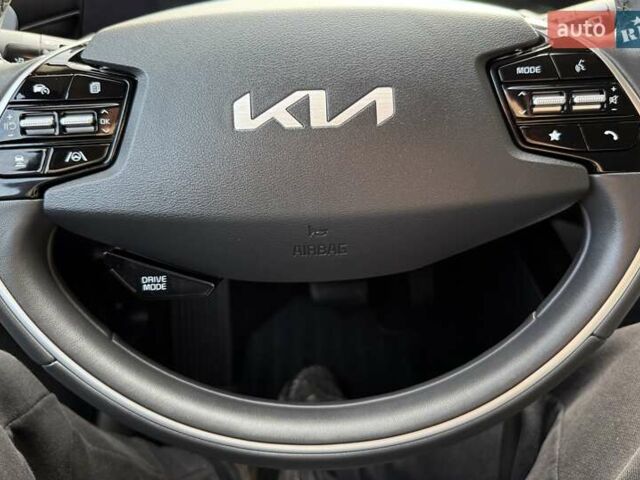 Сірий Кіа Niro, об'ємом двигуна 0 л та пробігом 42 тис. км за 25950 $, фото 113 на Automoto.ua