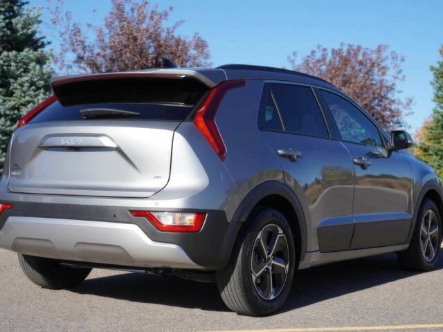 Сірий Кіа Niro, об'ємом двигуна 1.6 л та пробігом 18 тис. км за 6900 $, фото 4 на Automoto.ua