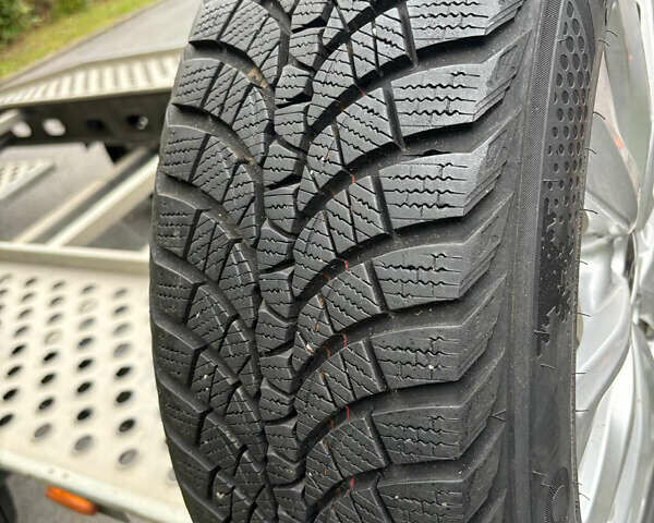 Сірий Кіа Niro, об'ємом двигуна 0 л та пробігом 40 тис. км за 26950 $, фото 19 на Automoto.ua