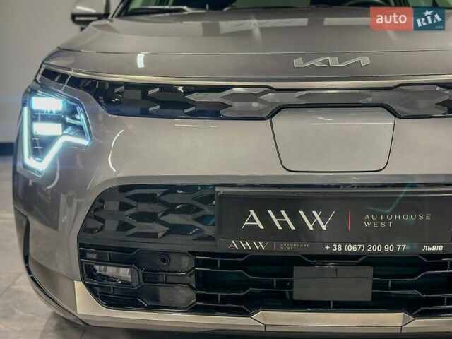 Серый Киа Niro, объемом двигателя 0 л и пробегом 32 тыс. км за 27700 $, фото 2 на Automoto.ua