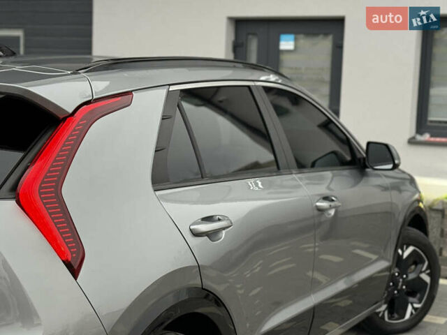 Серый Киа Niro, объемом двигателя 0 л и пробегом 54 тыс. км за 26700 $, фото 40 на Automoto.ua