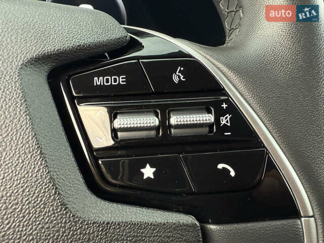 Сірий Кіа Niro, об'ємом двигуна 0 л та пробігом 35 тис. км за 23900 $, фото 68 на Automoto.ua