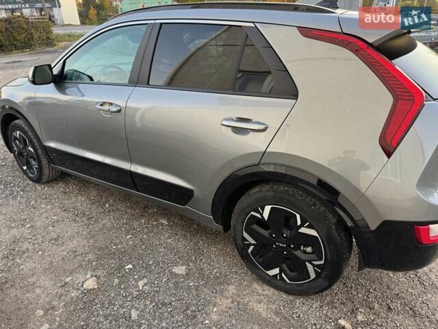 Серый Киа Niro, объемом двигателя 0 л и пробегом 34 тыс. км за 24000 $, фото 4 на Automoto.ua