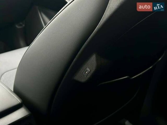 Серый Киа Niro, объемом двигателя 0 л и пробегом 8 тыс. км за 24900 $, фото 13 на Automoto.ua