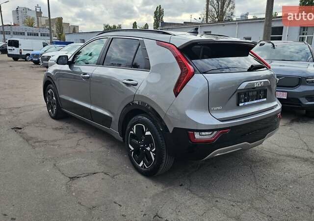 Серый Киа Niro, объемом двигателя 0 л и пробегом 30 тыс. км за 33800 $, фото 5 на Automoto.ua