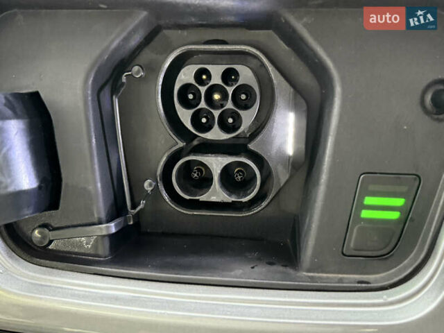 Серый Киа Niro, объемом двигателя 0 л и пробегом 54 тыс. км за 26700 $, фото 102 на Automoto.ua