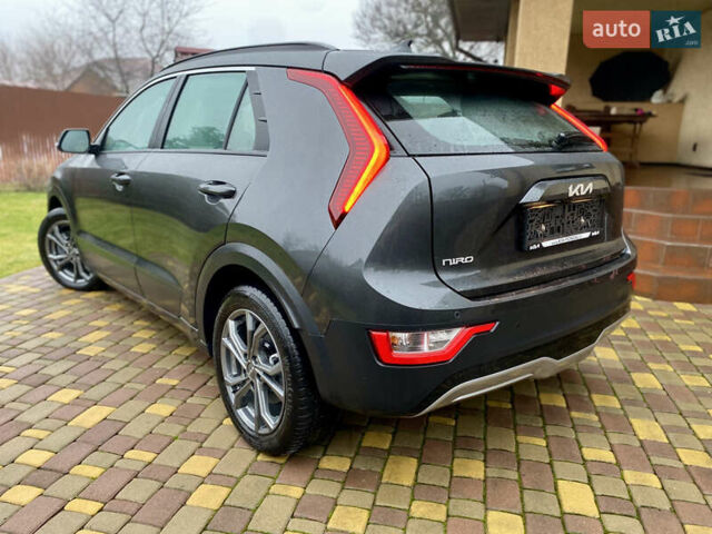 Серый Киа Niro, объемом двигателя 0 л и пробегом 122 тыс. км за 24500 $, фото 3 на Automoto.ua