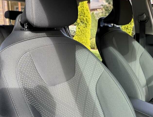 Сірий Кіа Niro, об'ємом двигуна 0 л та пробігом 42 тис. км за 25950 $, фото 87 на Automoto.ua