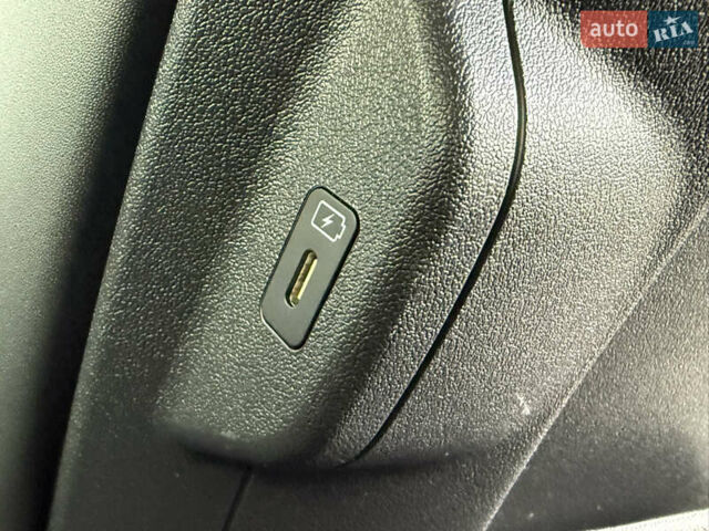 Сірий Кіа Niro, об'ємом двигуна 0 л та пробігом 35 тис. км за 23900 $, фото 60 на Automoto.ua