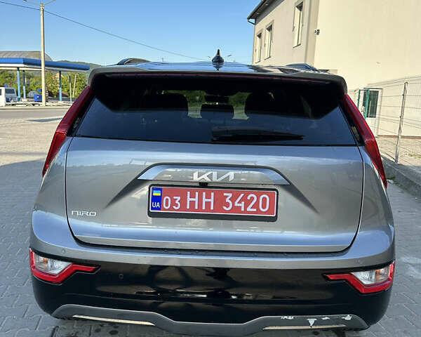 Серый Киа Niro, объемом двигателя 0 л и пробегом 34 тыс. км за 20500 $, фото 4 на Automoto.ua