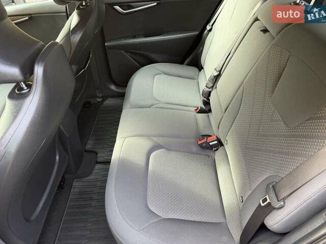 Сірий Кіа Niro, об'ємом двигуна 0 л та пробігом 42 тис. км за 25950 $, фото 129 на Automoto.ua