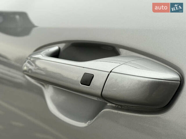 Серый Киа Niro, объемом двигателя 0 л и пробегом 54 тыс. км за 26700 $, фото 23 на Automoto.ua