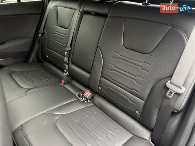 Серый Киа Niro, объемом двигателя 0 л и пробегом 54 тыс. км за 26700 $, фото 92 на Automoto.ua