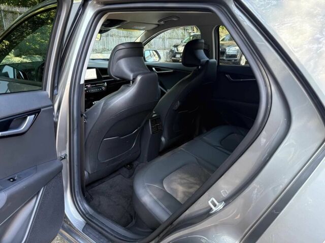 Киа Niro 2023 в Мукачеве на Automoto.ua Серый Киа Niro, объемом двигателя 1.6 л и пробегом 18 тыс. км за 17000 $, фото 13 на Automoto.ua