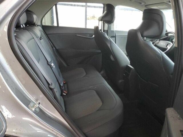 Сірий Кіа Niro, об'ємом двигуна 1.6 л та пробігом 11 тис. км за 7000 $, фото 10 на Automoto.ua