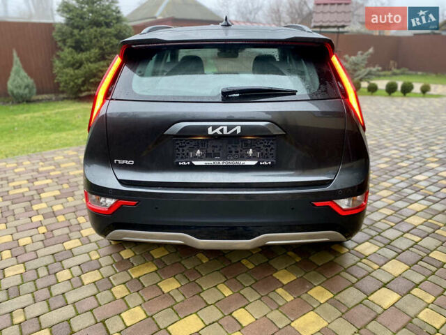 Серый Киа Niro, объемом двигателя 0 л и пробегом 122 тыс. км за 24500 $, фото 6 на Automoto.ua