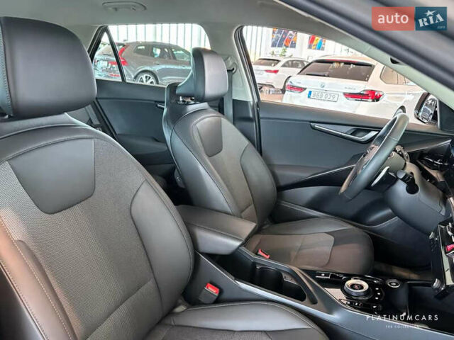 Сірий Кіа Niro, об'ємом двигуна 0 л та пробігом 40 тис. км за 26950 $, фото 6 на Automoto.ua