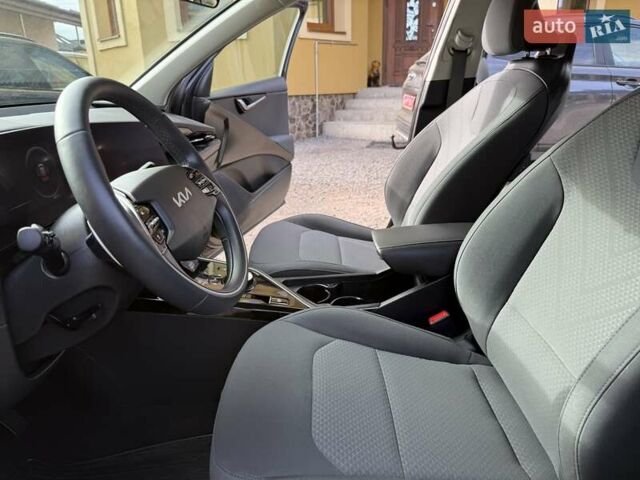Сірий Кіа Niro, об'ємом двигуна 0 л та пробігом 42 тис. км за 25950 $, фото 55 на Automoto.ua
