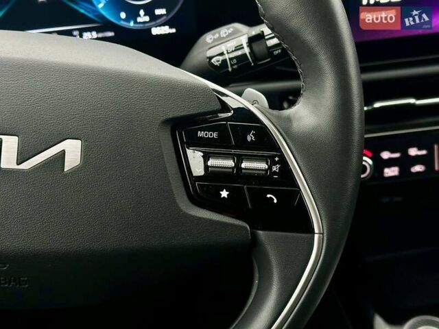 Серый Киа Niro, объемом двигателя 0 л и пробегом 8 тыс. км за 24900 $, фото 19 на Automoto.ua