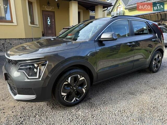 Сірий Кіа Niro, об'ємом двигуна 0 л та пробігом 42 тис. км за 25950 $, фото 4 на Automoto.ua