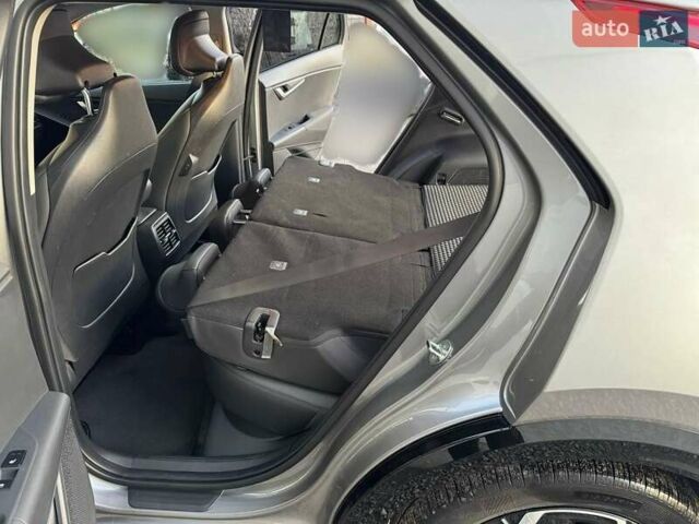 Серый Киа Niro, объемом двигателя 0 л и пробегом 34 тыс. км за 24000 $, фото 12 на Automoto.ua