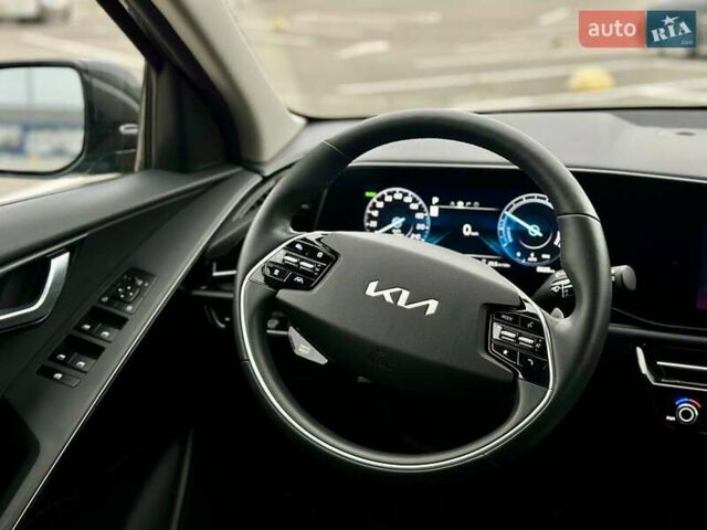 Серый Киа Niro, объемом двигателя 0 л и пробегом 8 тыс. км за 24900 $, фото 16 на Automoto.ua