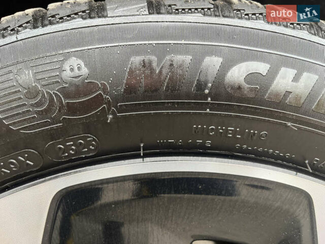 Серый Киа Niro, объемом двигателя 0 л и пробегом 43 тыс. км за 26700 $, фото 52 на Automoto.ua