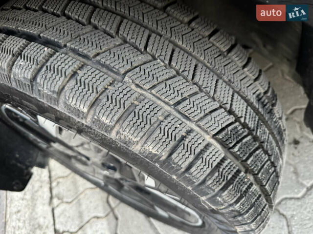 Серый Киа Niro, объемом двигателя 0 л и пробегом 80 тыс. км за 23750 $, фото 29 на Automoto.ua