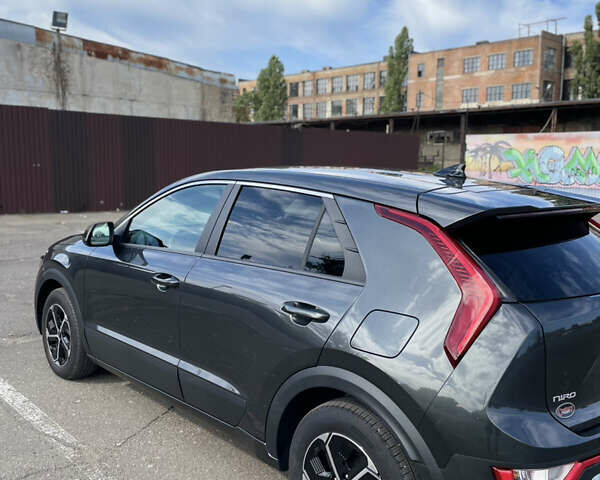 Сірий Кіа Niro, об'ємом двигуна 1.58 л та пробігом 4 тис. км за 23500 $, фото 4 на Automoto.ua