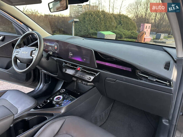 Серый Киа Niro, объемом двигателя 0 л и пробегом 80 тыс. км за 23750 $, фото 76 на Automoto.ua