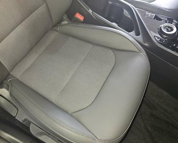 Серый Киа Niro, объемом двигателя 0 л и пробегом 26 тыс. км за 23000 $, фото 25 на Automoto.ua