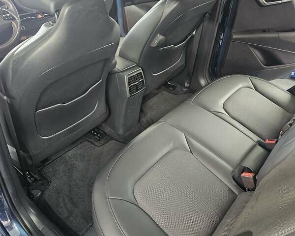 Серый Киа Niro, объемом двигателя 0 л и пробегом 26 тыс. км за 23000 $, фото 30 на Automoto.ua