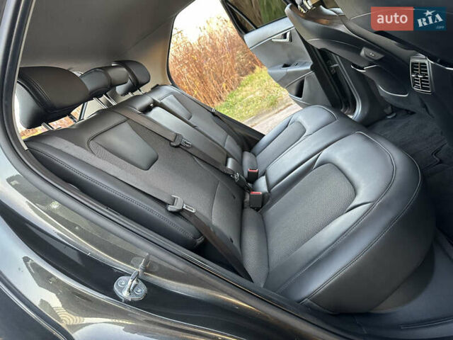 Серый Киа Niro, объемом двигателя 0 л и пробегом 80 тыс. км за 23750 $, фото 90 на Automoto.ua