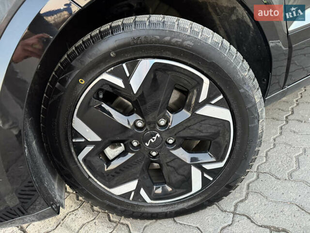 Серый Киа Niro, объемом двигателя 0 л и пробегом 80 тыс. км за 23750 $, фото 30 на Automoto.ua