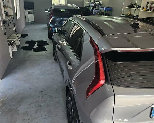 Серый Киа Niro, объемом двигателя 0 л и пробегом 26 тыс. км за 23000 $, фото 1 на Automoto.ua